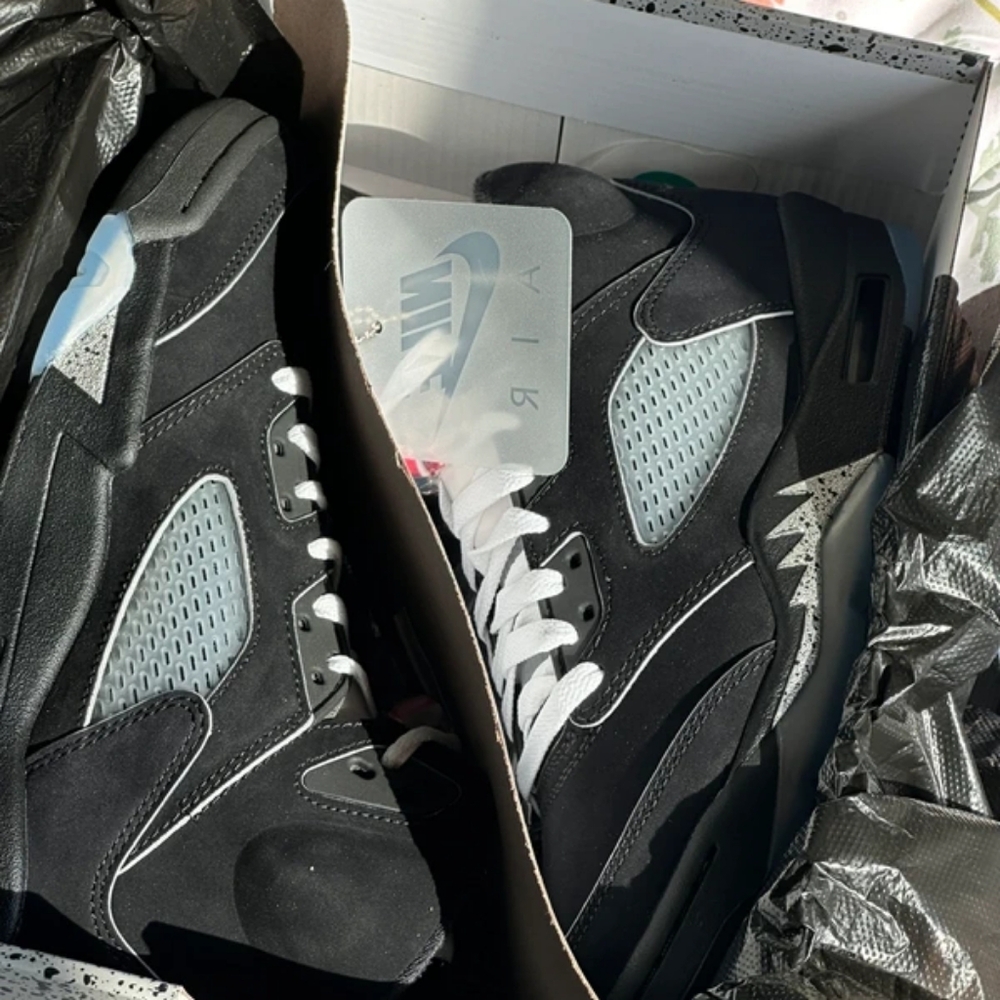 Jordan Retro 5 “Black Metallic”Reimagined